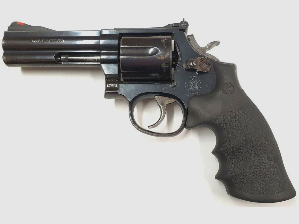 Smith & Wesson	 Mod.586-4 4"