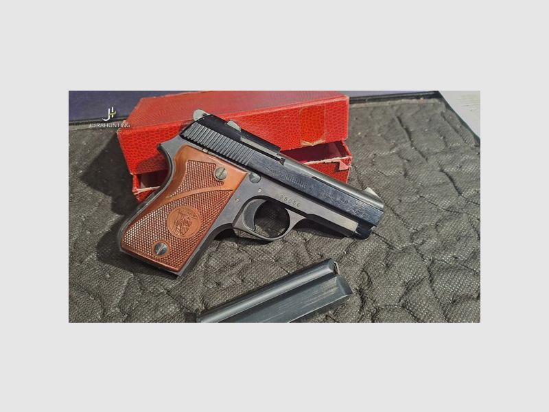 Armes Paris France; .22lr