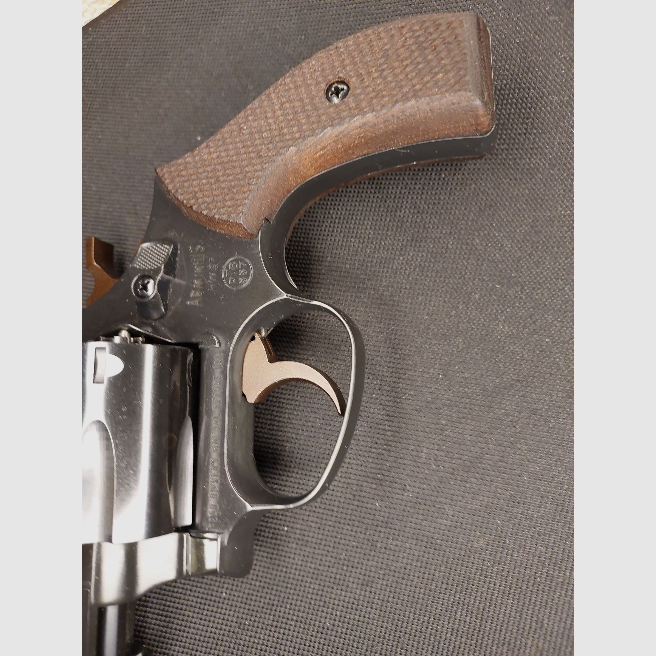 Weihrauch HW37 Kal. 9mm R.K. (PTB 887) OVP mit Holzgriffen - NEU (Arminius HW 37)