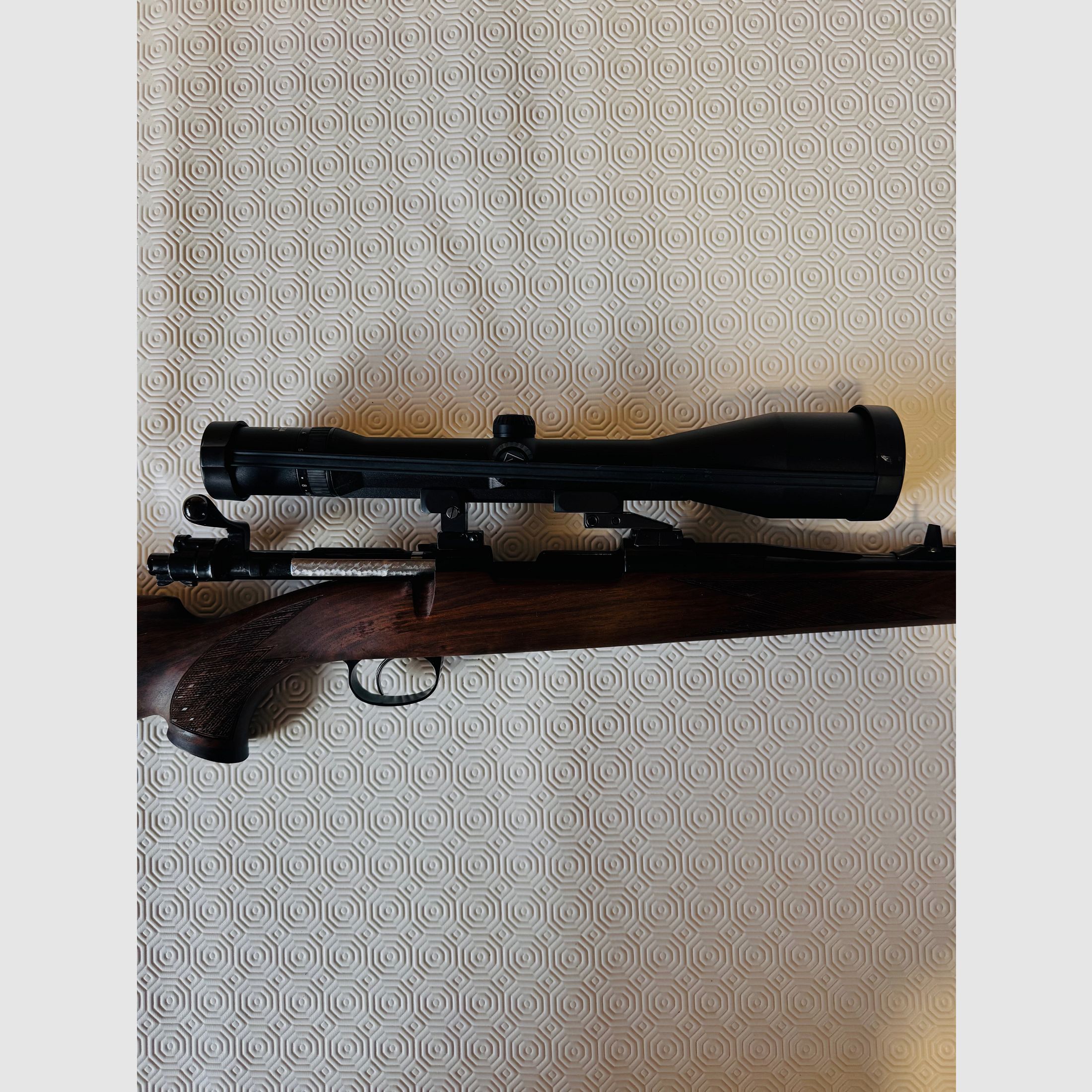 Büchse / Karabiner Modell 98 – Kaliber 9,3×62 – nahezu ungebraucht, jagdlich nicht geführt – Zeiss Diavari ZM 3–12×56