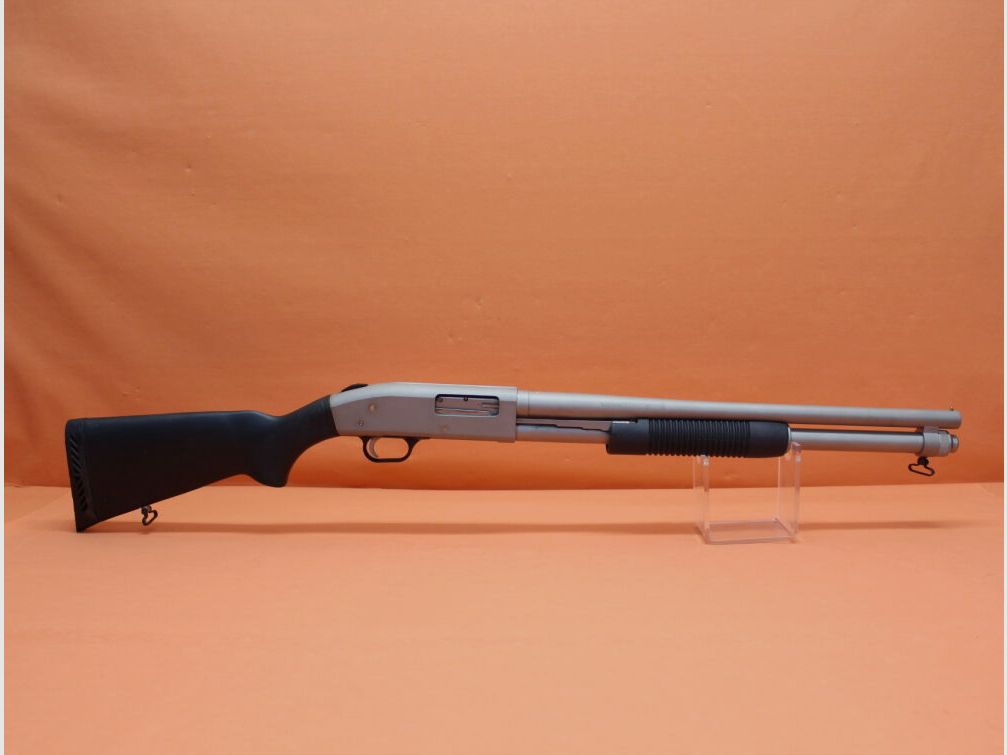 Mossberg VsRep.Flinte 12/76 Mossberg M590 Mariner fucile a ripetizione con calcio anteriore 20" canna (Cyl)/ finitura nichelata