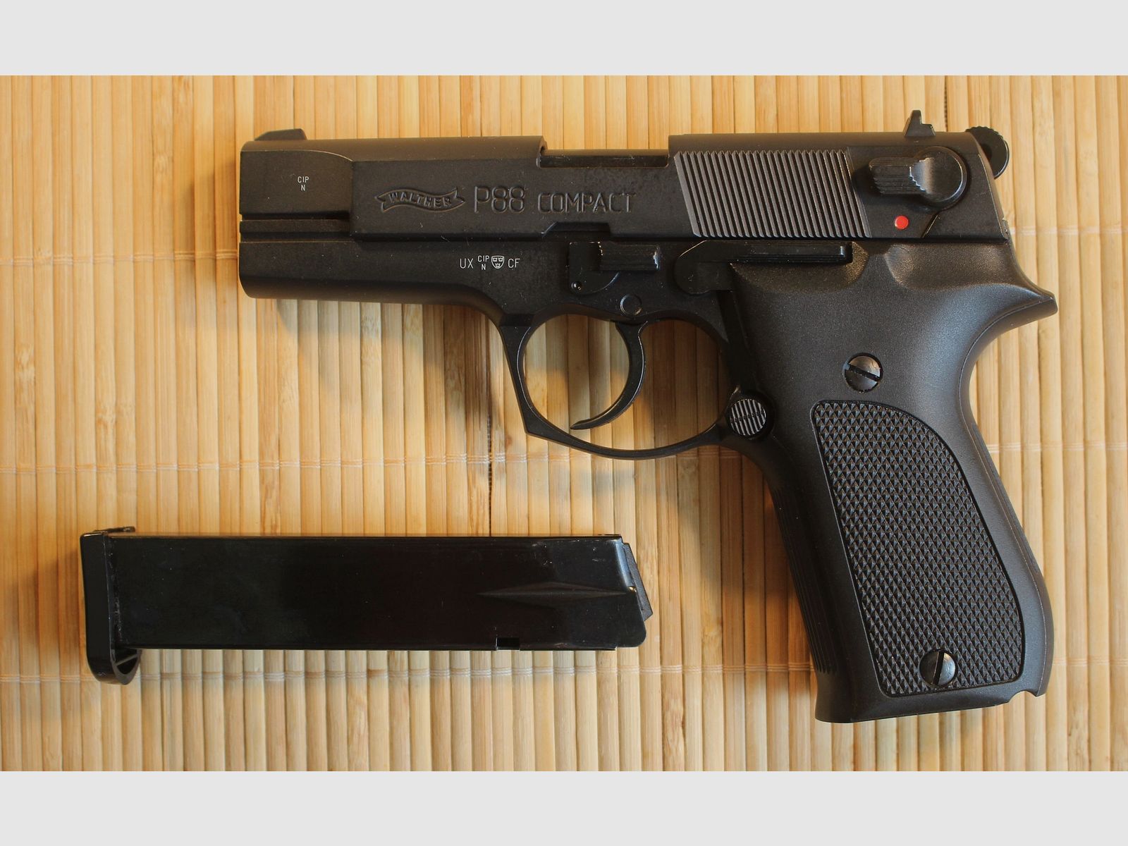 Walther P88 pistolet alarmowy Kaliber P.A.K. 9mm Brüniert