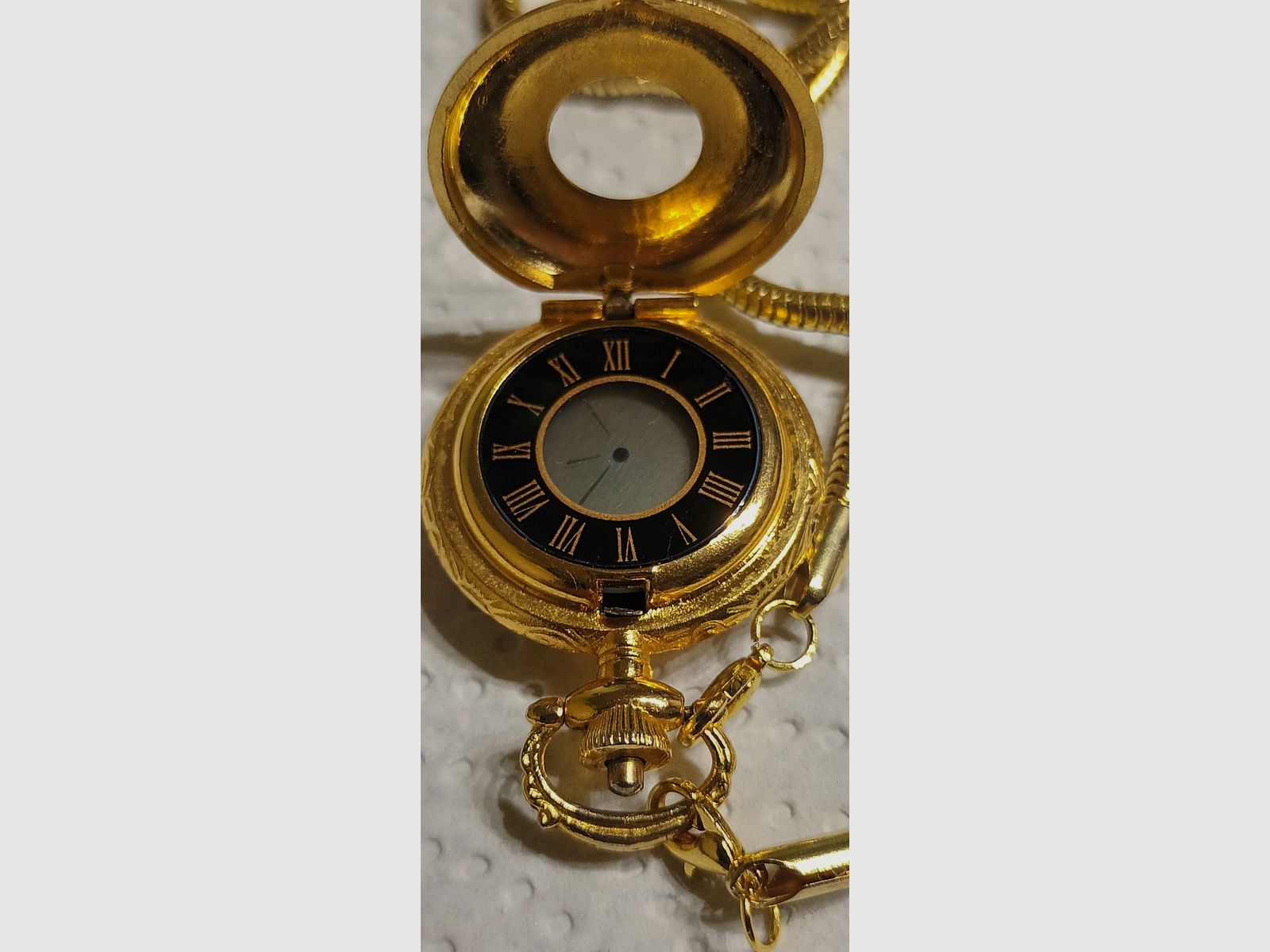 Ladies watch with necklace