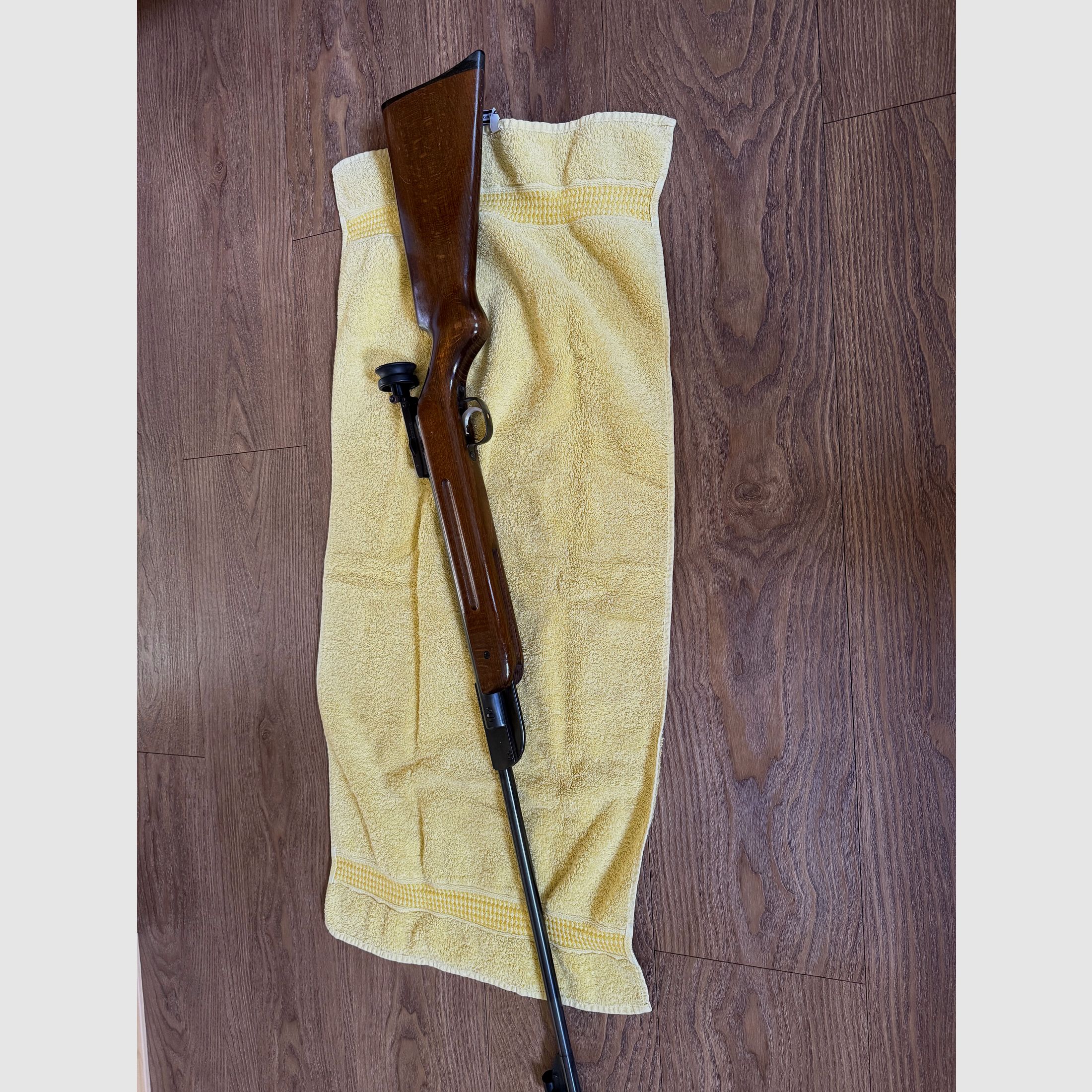 Karabinek pneumatyczny Modell Diana 354 z diopterem
