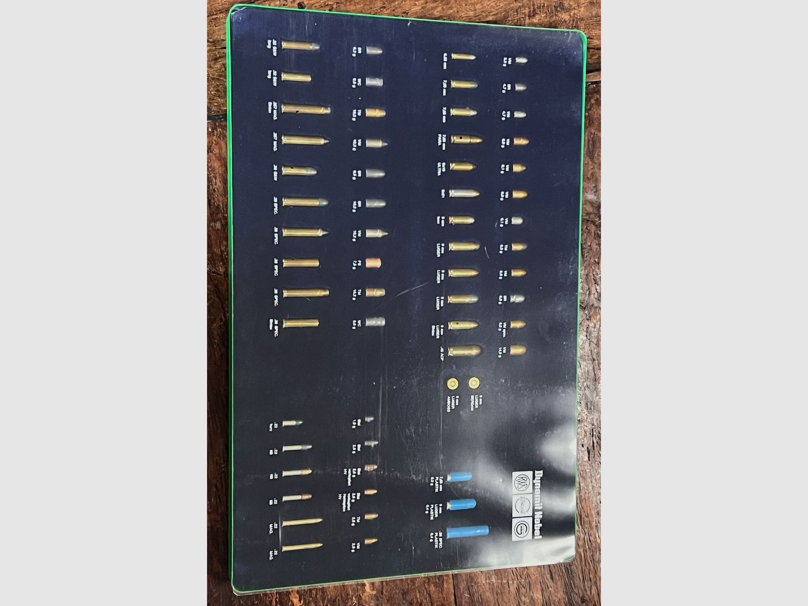 Geschoss-Showbox groß 