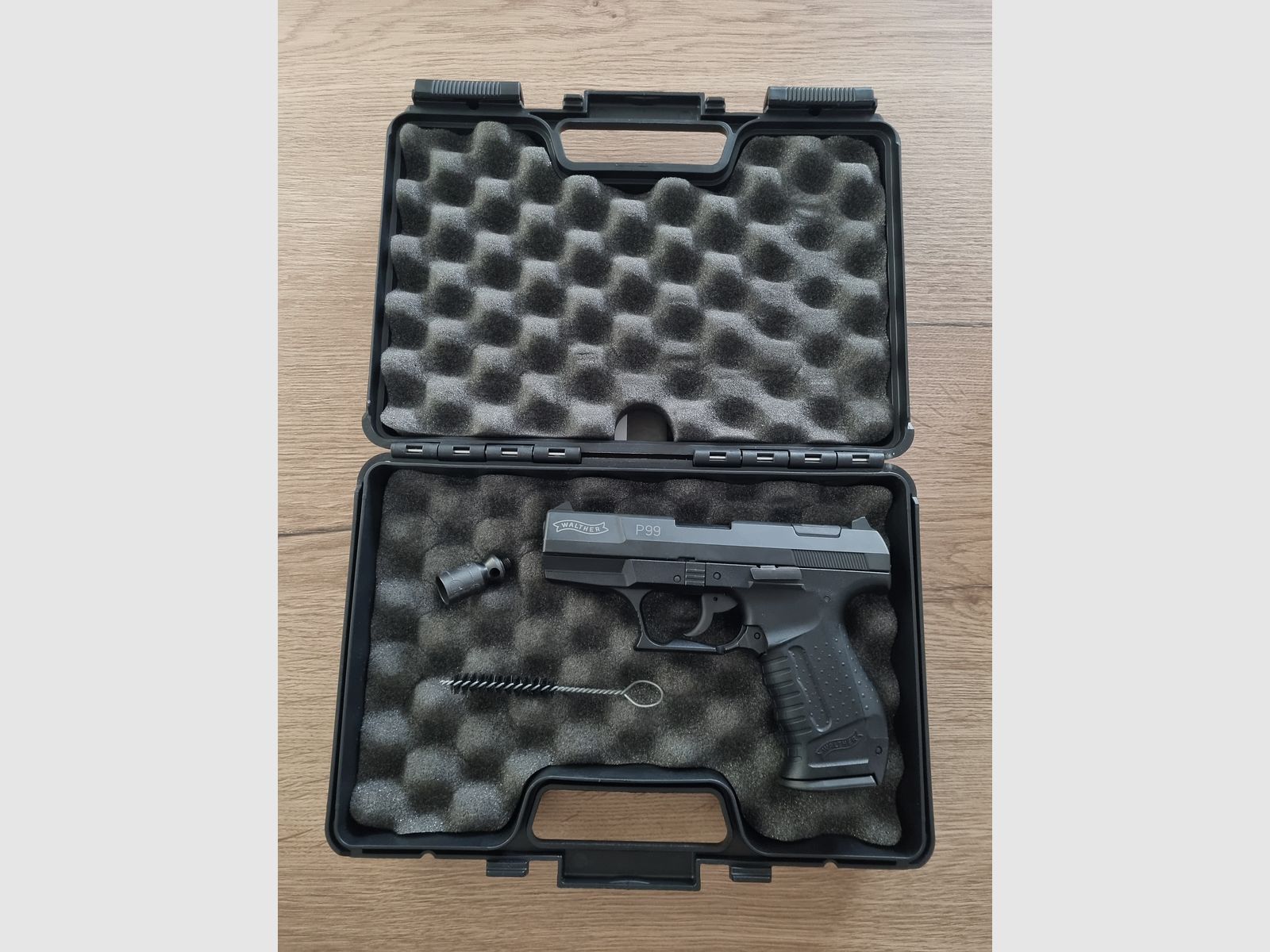 Walther P99 cal. 9 mm P.A.K. (blank-firing weapon)