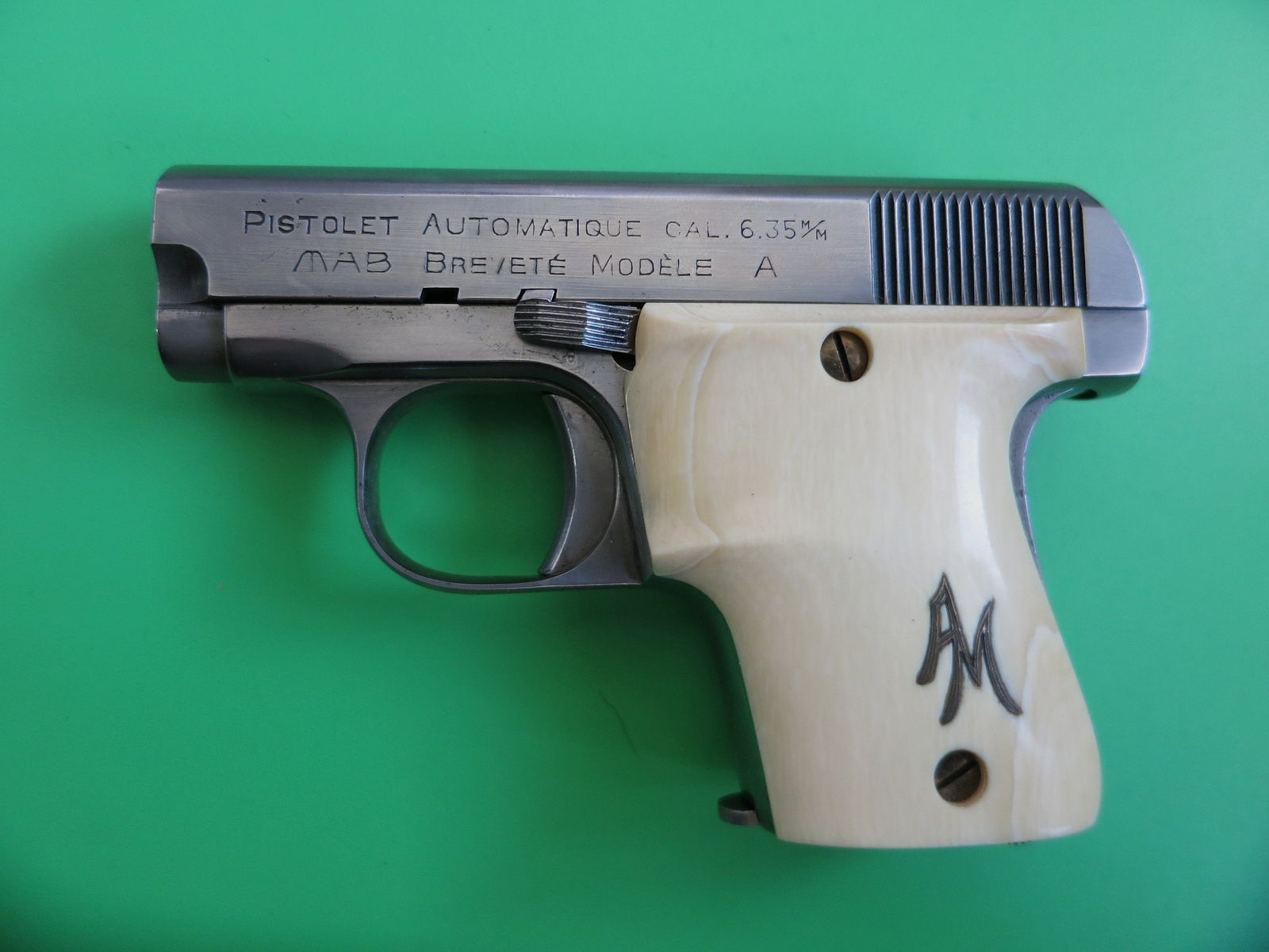 MAB (Manufacture d'Armes de Bayonne) Patent Model "A", Type 2 Nickel, Cal. 6.35 mm - Collector's weapon #87