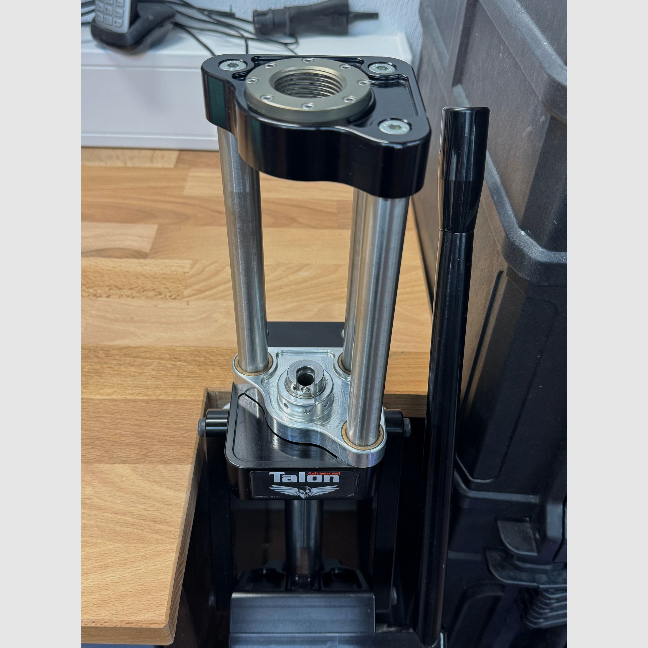 Talon Advance Presse