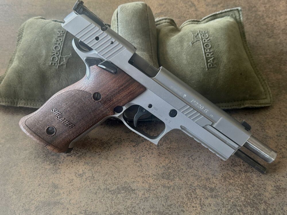 SIG Sauer P220 X-SIX .45Auto