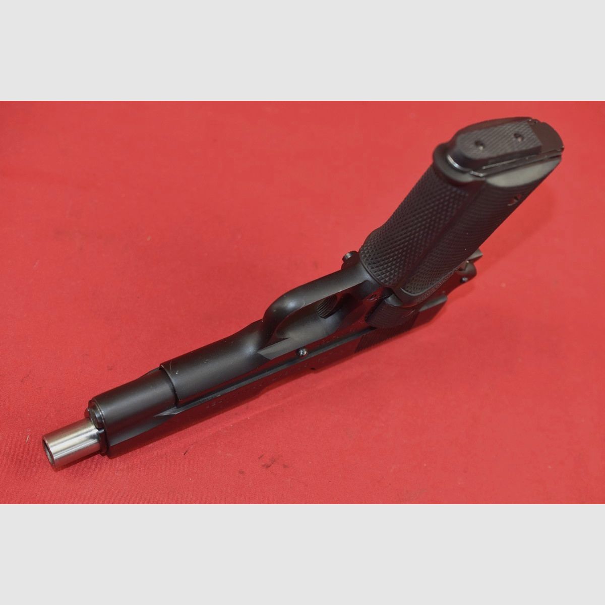 #8333 Pistolet Colt Combat Commander, cal. 45ACP, image 3 sur 18