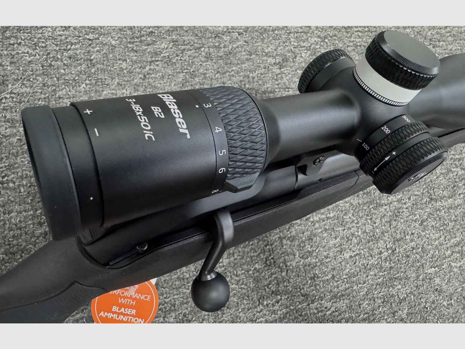 Blaser R8 Professional 2.0 - 8x57IS + M15x1 + LL 52cm + Blaser B2 3-18x50iC - Nieuwe wapen