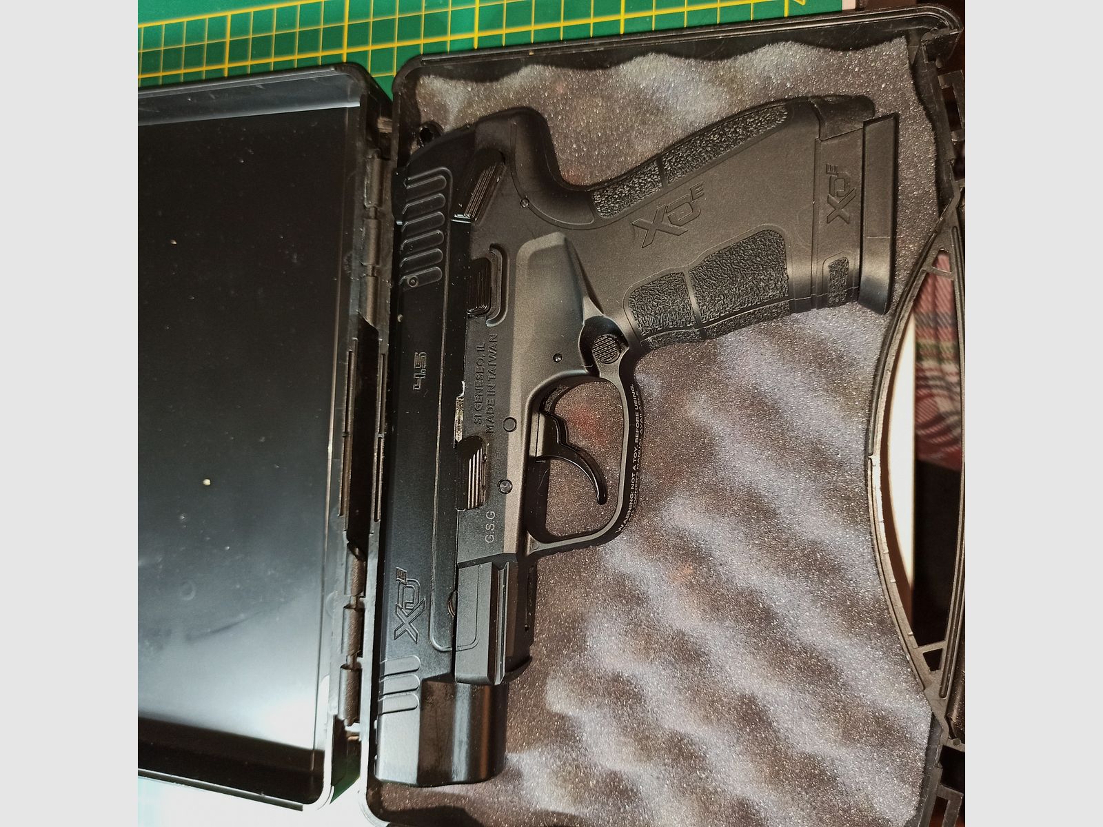 Springfield Amory XDe .177 Kal. Stahl-BB's 4,5mm CO2-Antrieb