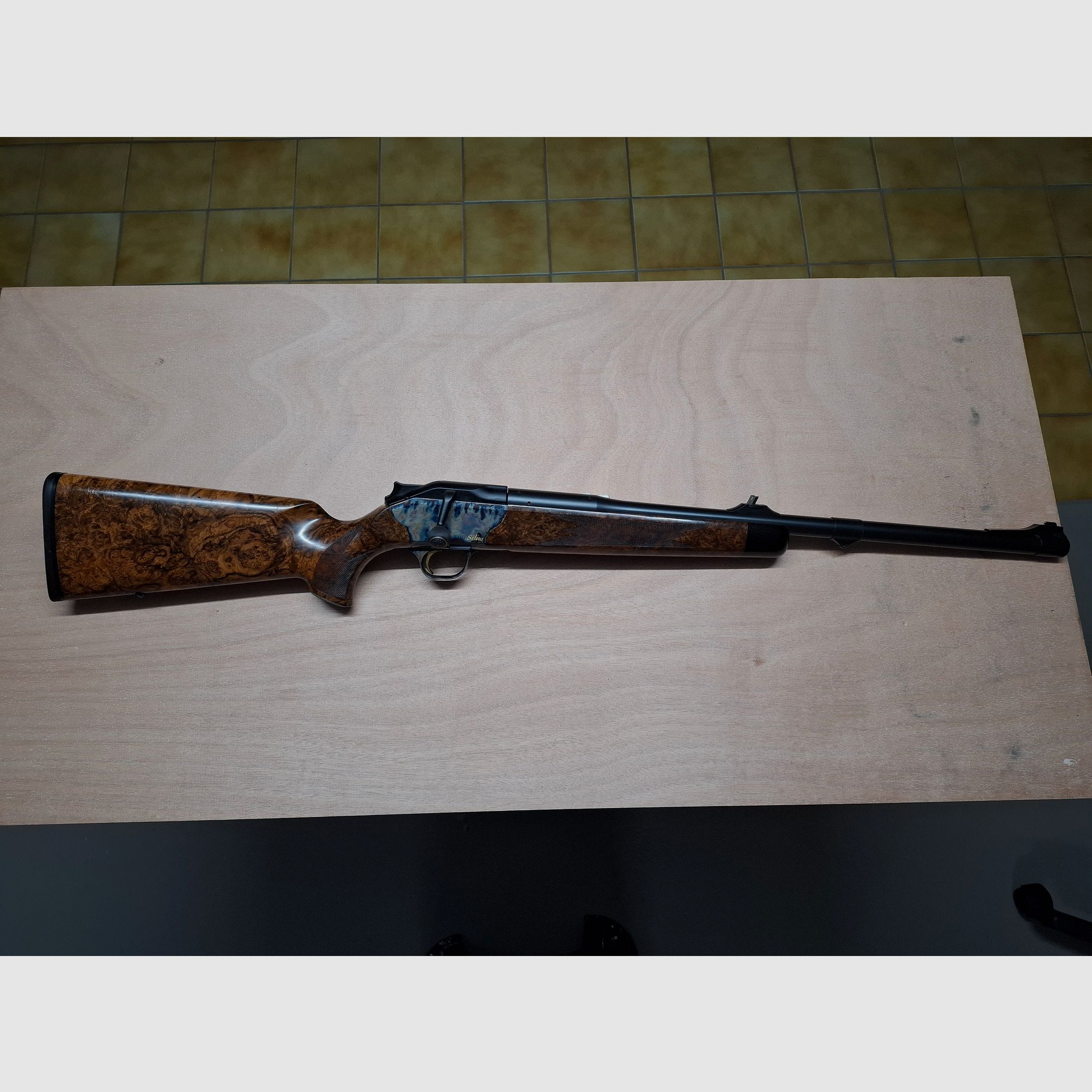 Blaser R8   R8 SemiW Selous / Kal. .375 H. & H. Mag. / Offene Visierung
