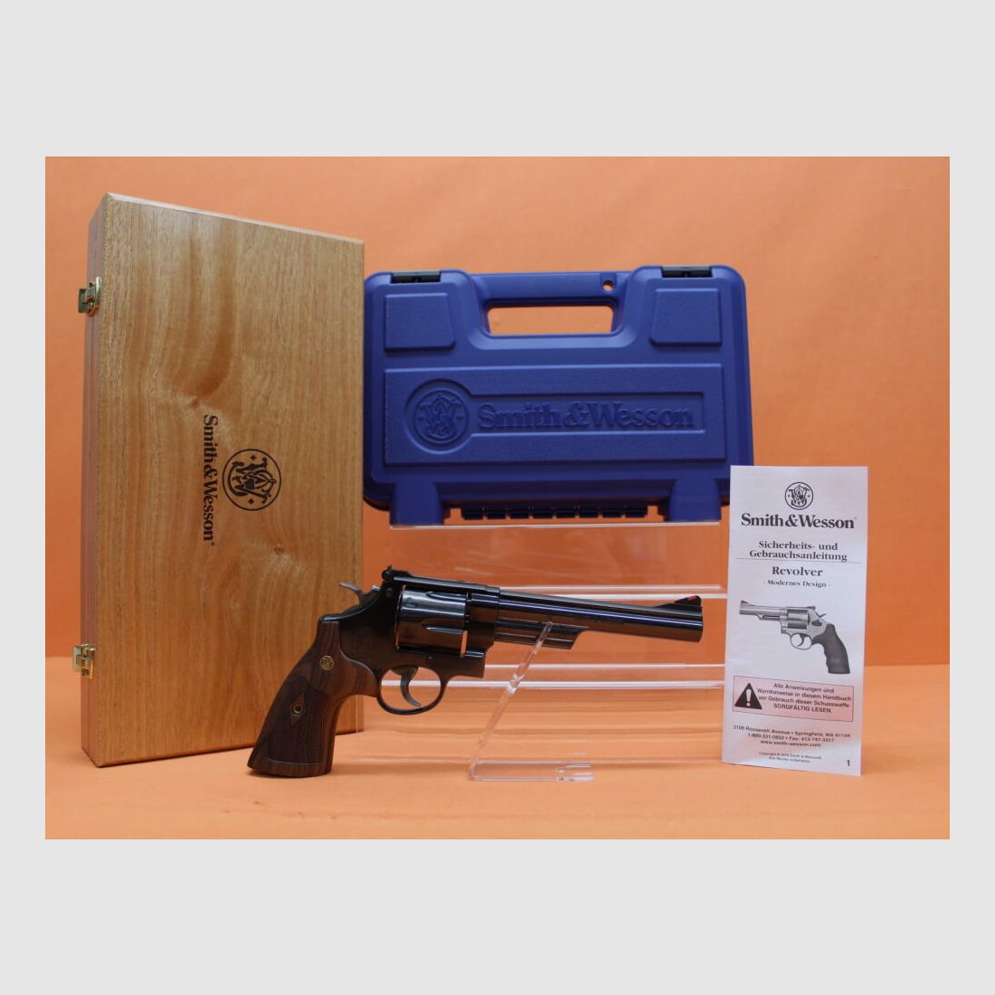 Smith & Wesson Revolver .44RemMagnum Smith&Wesson/ S&W 29-10 brüniert, 6,5" Lauf/ Mikrometervisier/ Holzgriffschalen