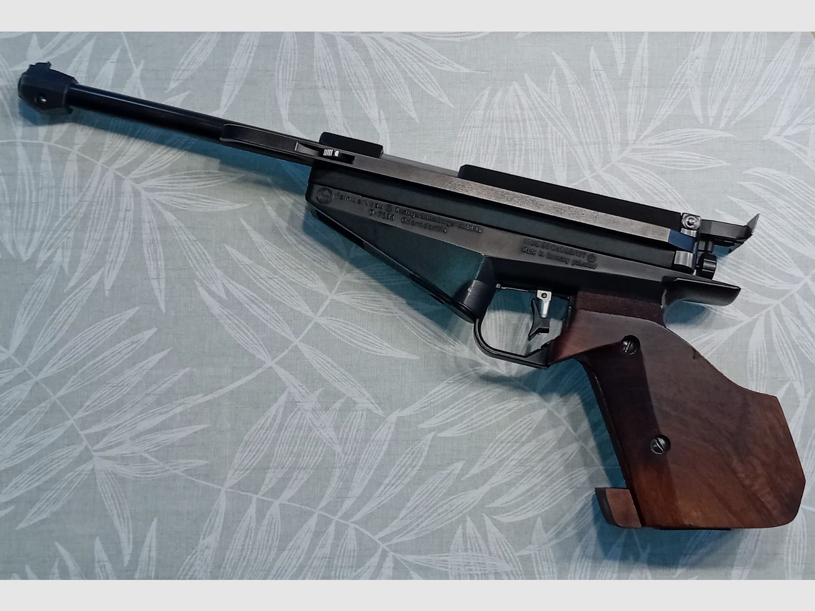 Feinwerkbau 90 air pistol, image 2 of 5
