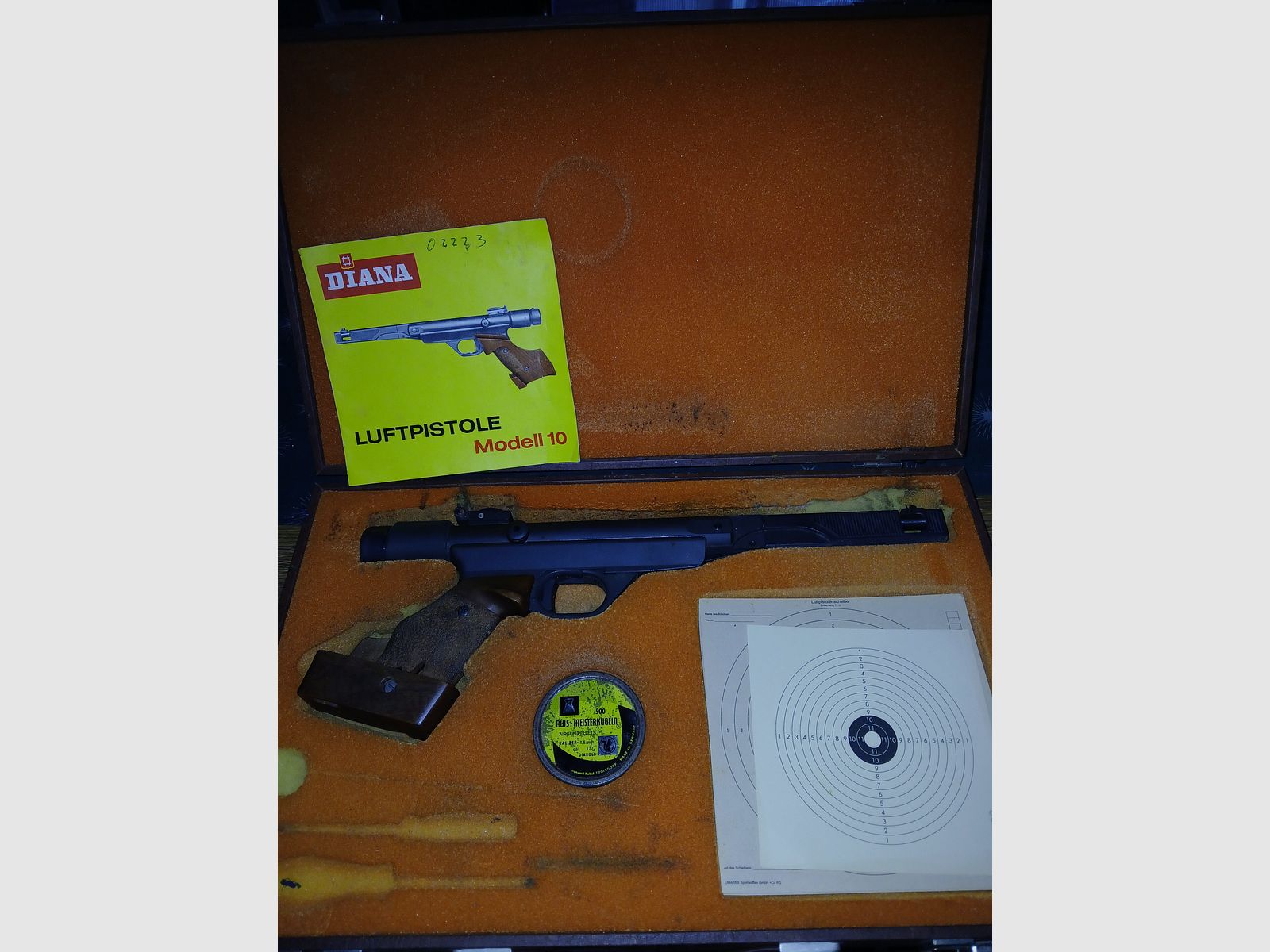 Diana air pistol model 10 in original case