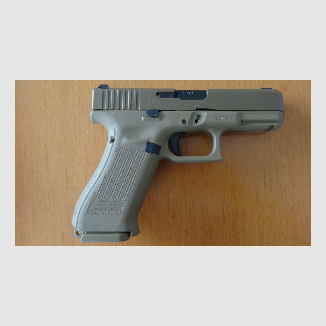 Glock SL pistol: Glock 19X caliber 9x19 mm in Coyote Tan, image 3 of 3