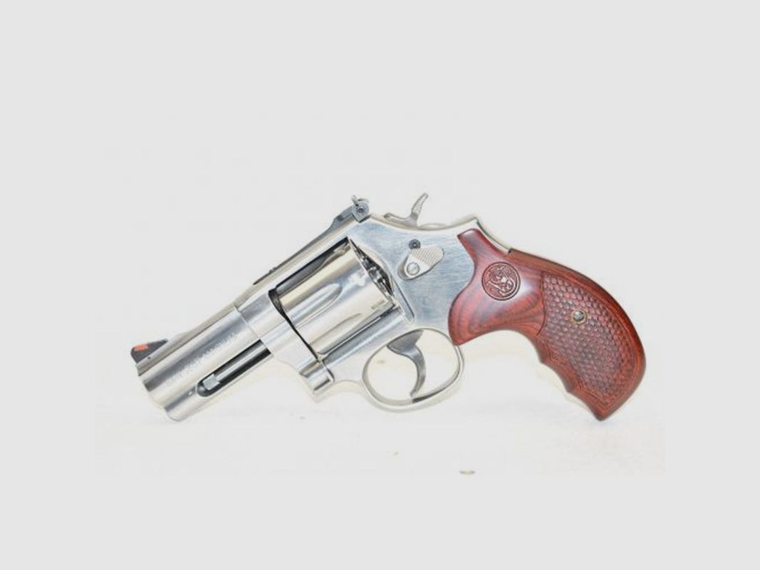SMITH & WESSON REV 686 7 C 357 M