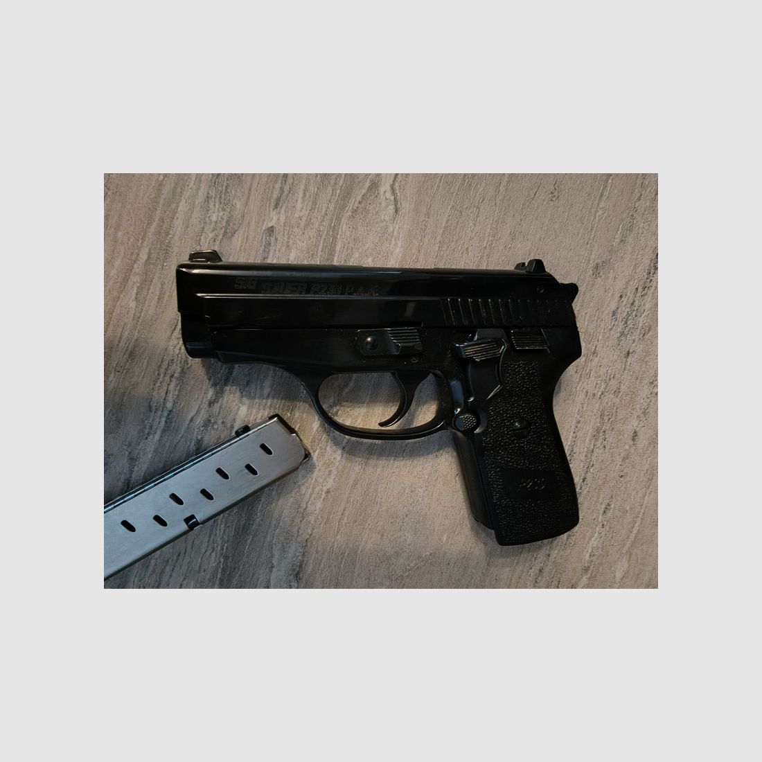 Sig Sauer P239 pistolet à blanc en calibre 9 mm P.A.K. (PTB 696)