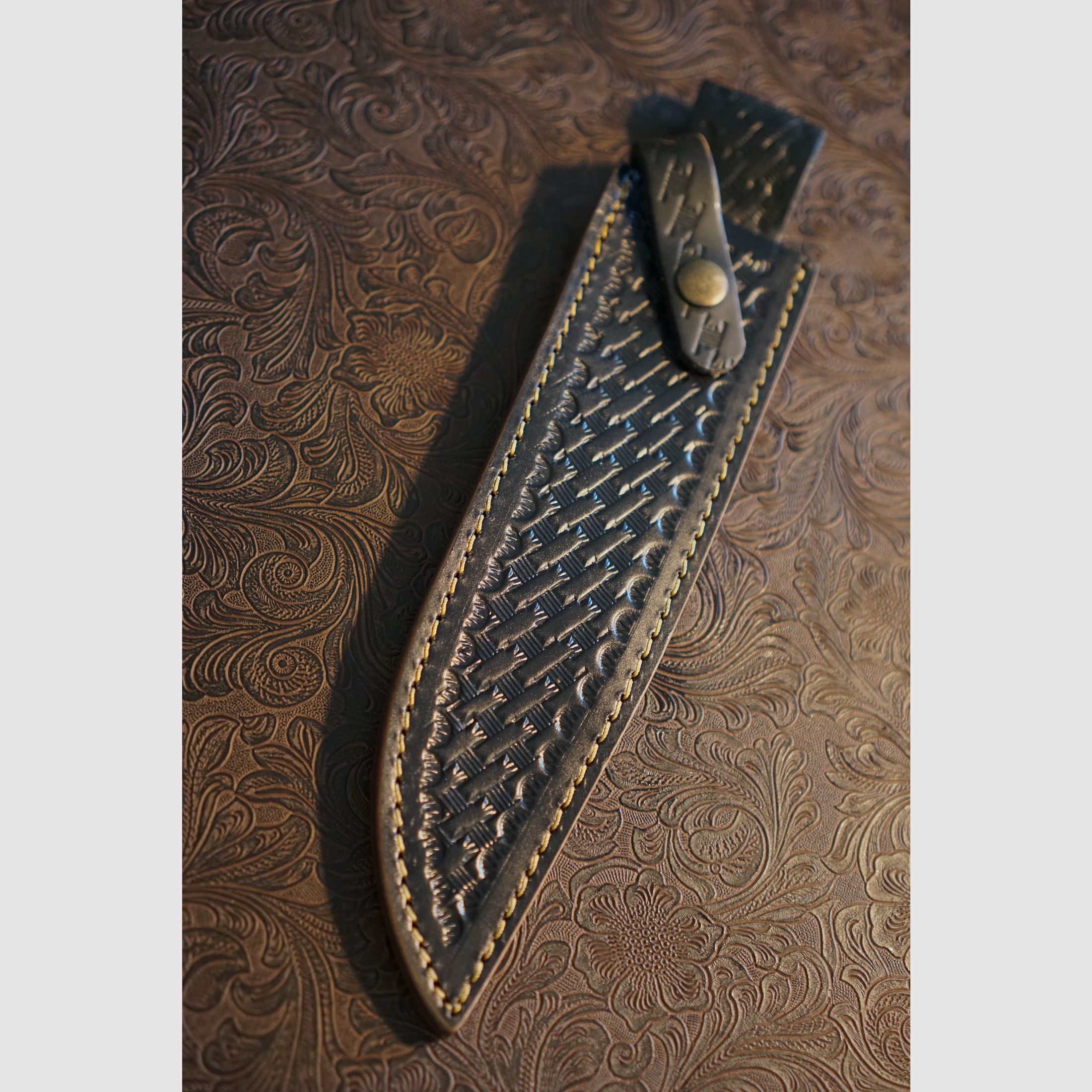 Riesiges Bowie - 36,9cm - Damast - Walnuss - Lederscheide - Neu!