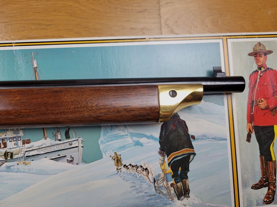 Sehr schöne Winchester Commemorative – „RCMP Centennial 1873-1973“ – Musket 1894 – 9.500 Ex. – 30-30 Win – Originalverpackung – Perfekter Zustand, Bild 8 von 24