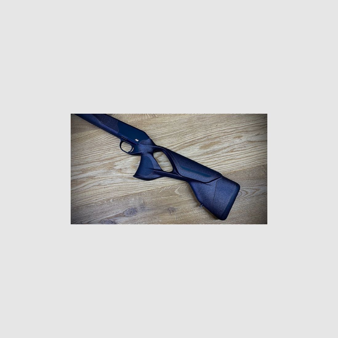 Blaser R8 Ultimate Schäftung / Schwarz-Braun / 17mm Kontur / Systemauslegung rechts