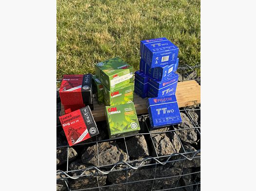 Kaliber 12, diverse, original verpackt