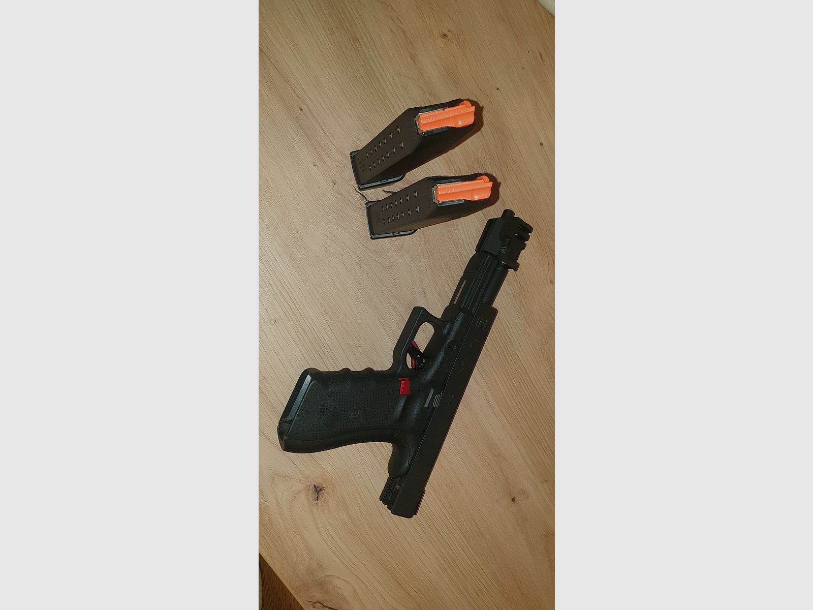 Glock17 Gen.4, avec détente Timney réglable, deux chargeurs et accessoires