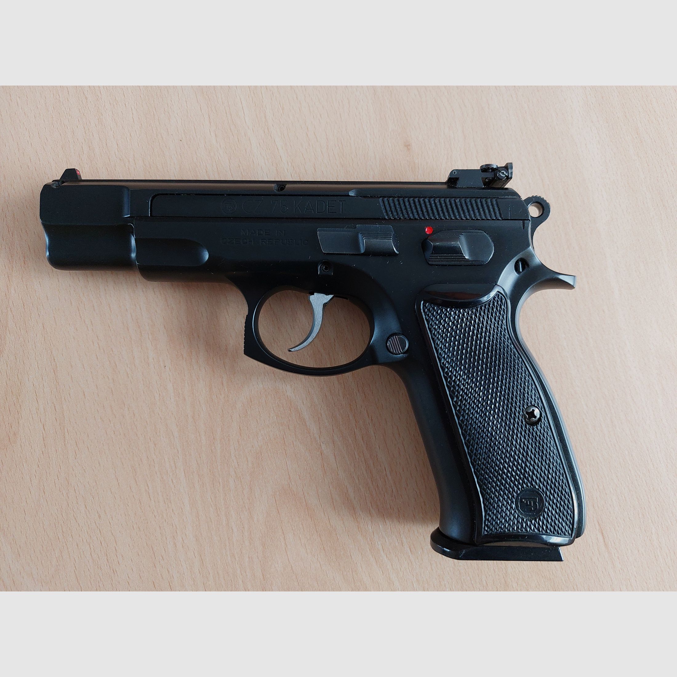 CZ 75 Kadet