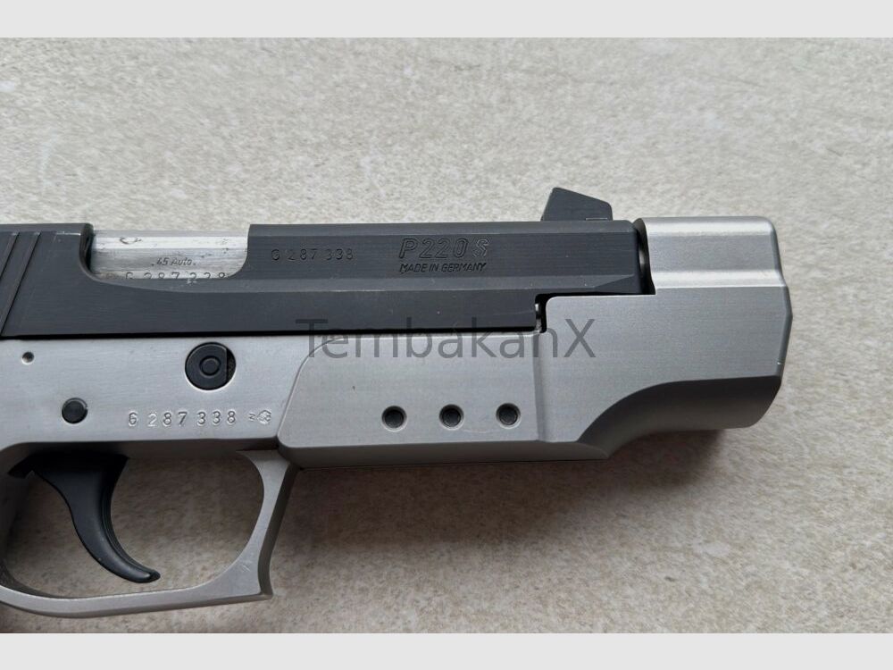 SIG Sauer P 220 S .45Auto