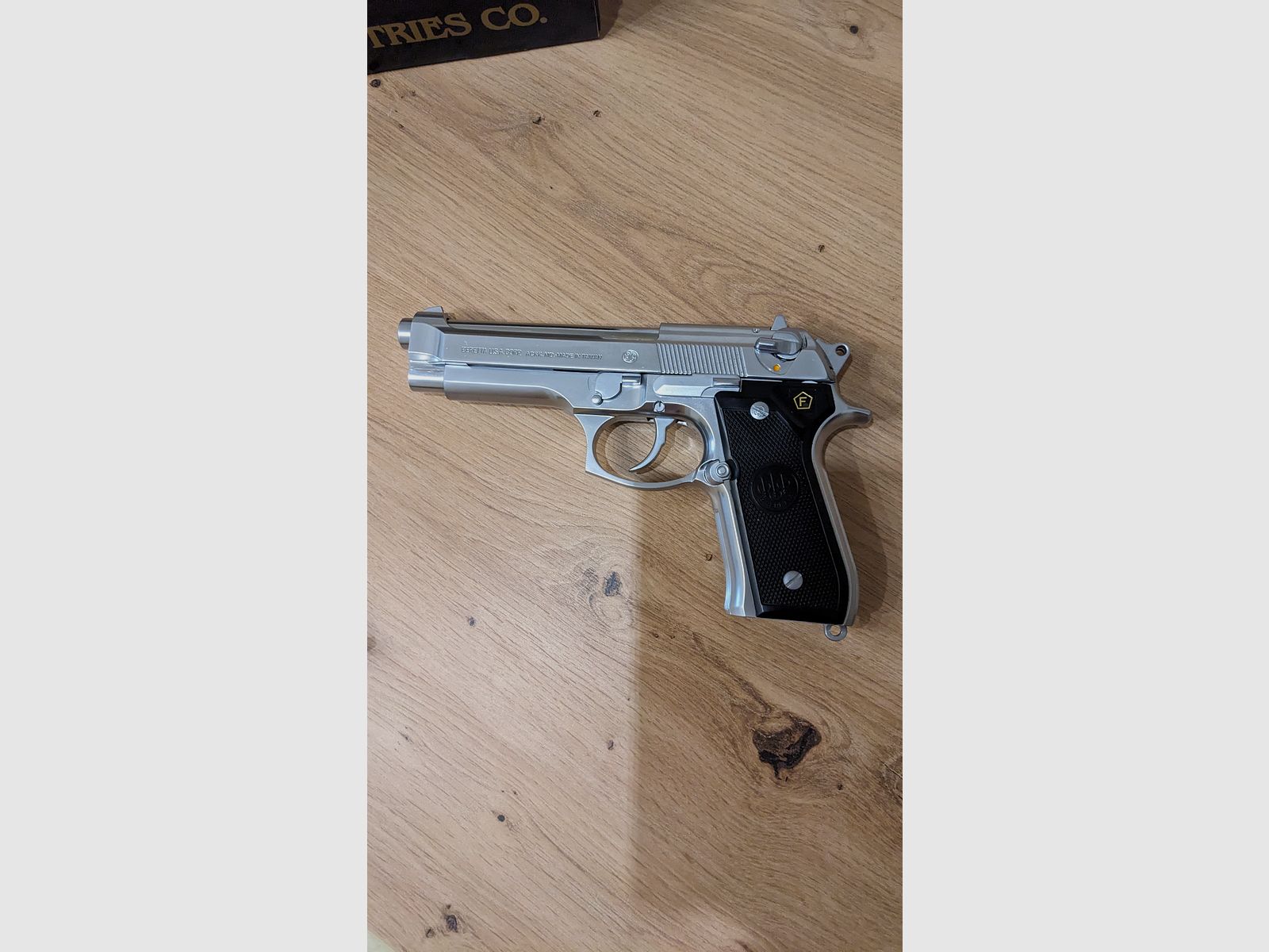 Beretta M92 FS / Omega Industries / Gas-Blowback 