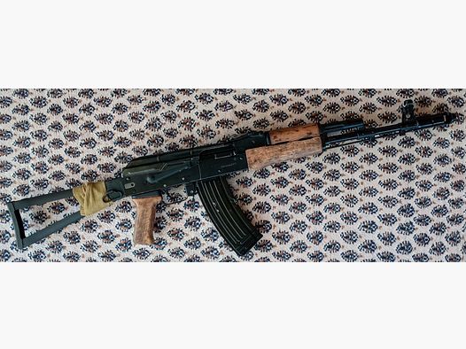 AKS-74 Holz Garnitur (Griff und Handschutz) im S.T.A.L.K.E.R Veteranen Stil / AK / AKM / Yunker