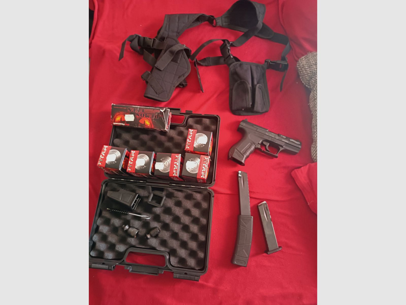 Walther P99 einmal benutzt standart+32magazien brusthalfter ca 400st. 9mm p.a.k.