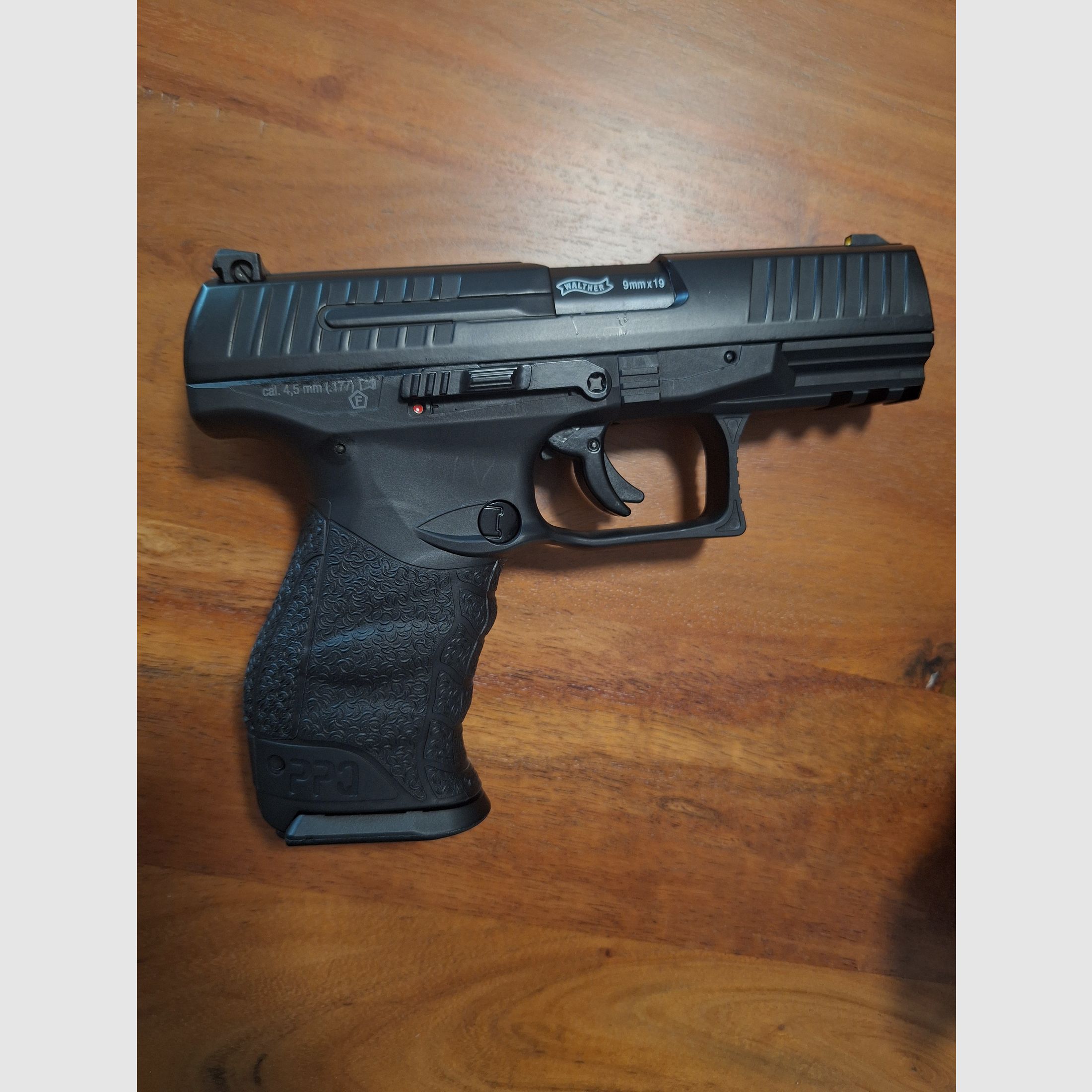 Walther PPQ M2 CO2 Luftpistole Blowback Kal. 4,5mm Diabolo Metallschlitten schwarz