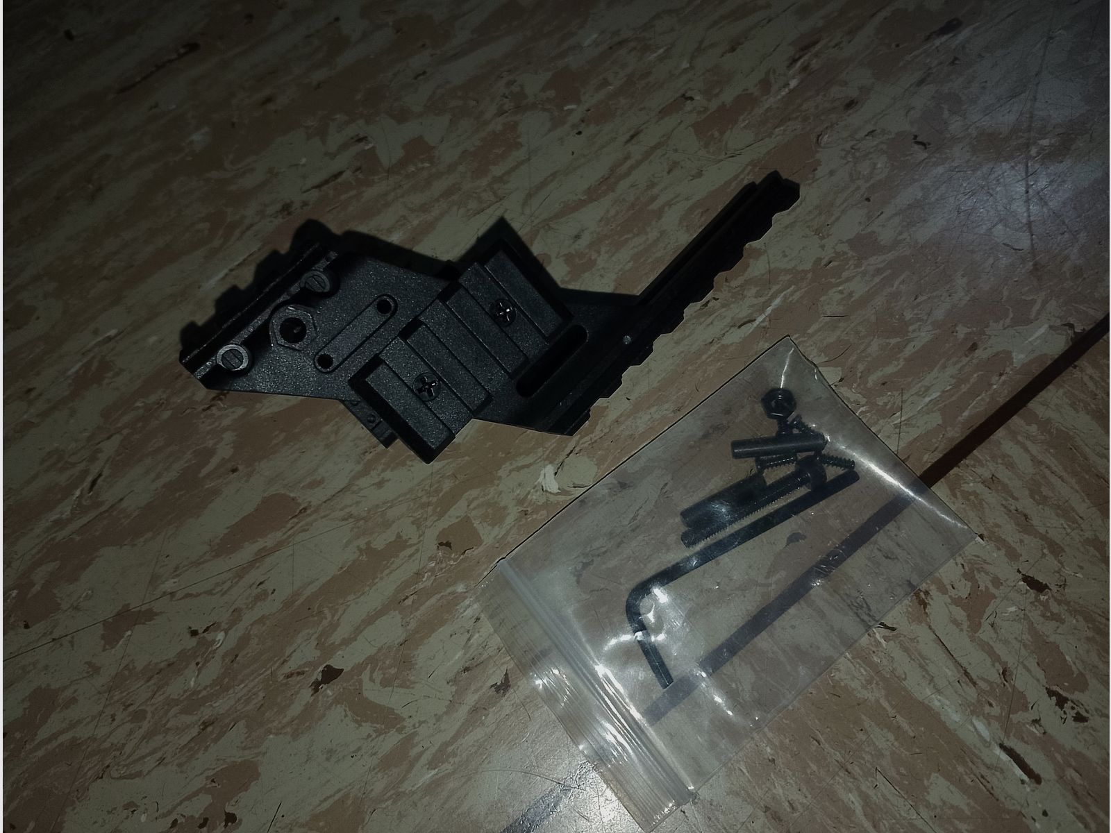 Supporto per pistola Pistol Scoup Montaggio Picatinny 20mm Weaver 7/8" Montaggio universale in polimero nero nuovo