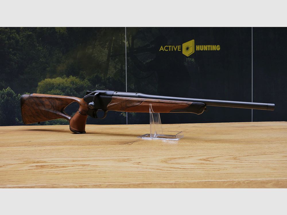 Blaser R8 Success / HK7 Super Finish matt / Chesterfield Leder / Stahlkugel mit Goldlinie / Kaliber & Lauflänge nach Wahl / M15x1 Gewinde / ATEMBERAUBEND