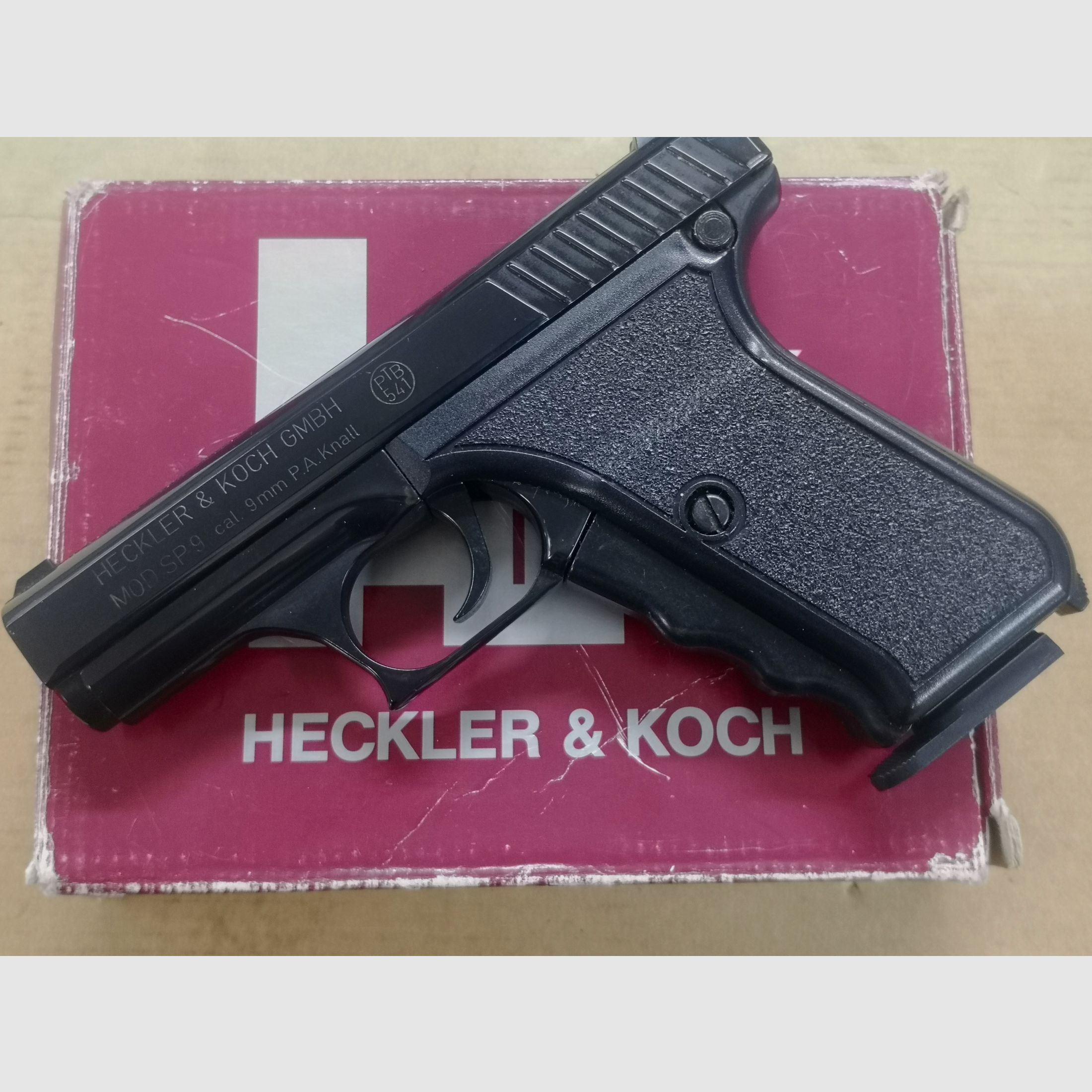 Heckler & Koch  SP9