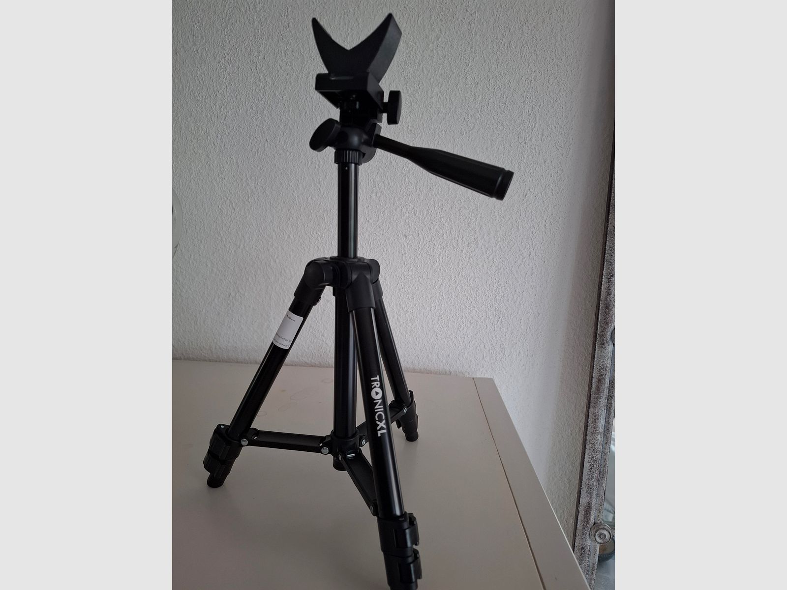 3-legged rifle stand new, but without box, spirit level