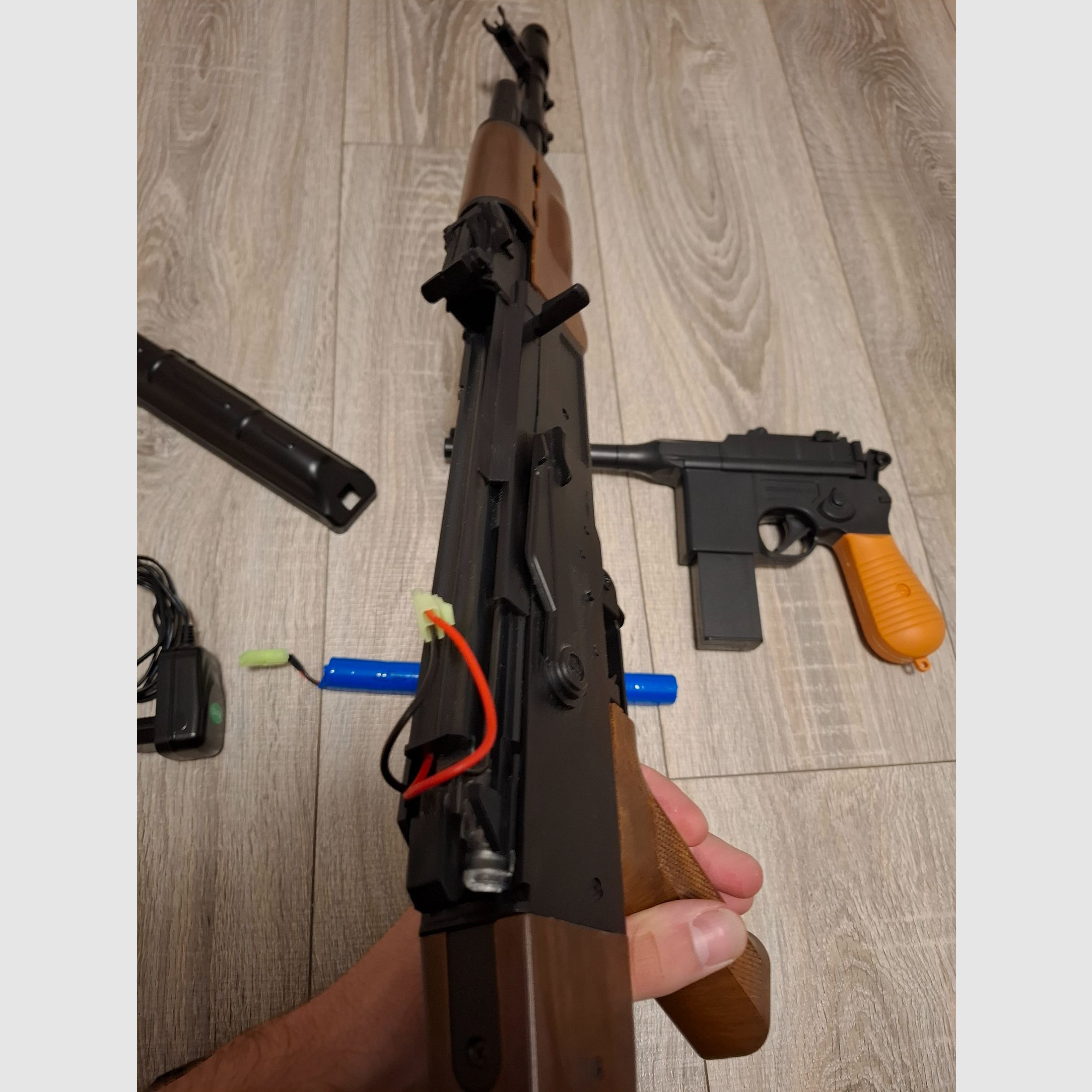 Well AK 74 M aeg <0,5 Joule+ Mauser C96 Federdruck , Bild 11 von 11