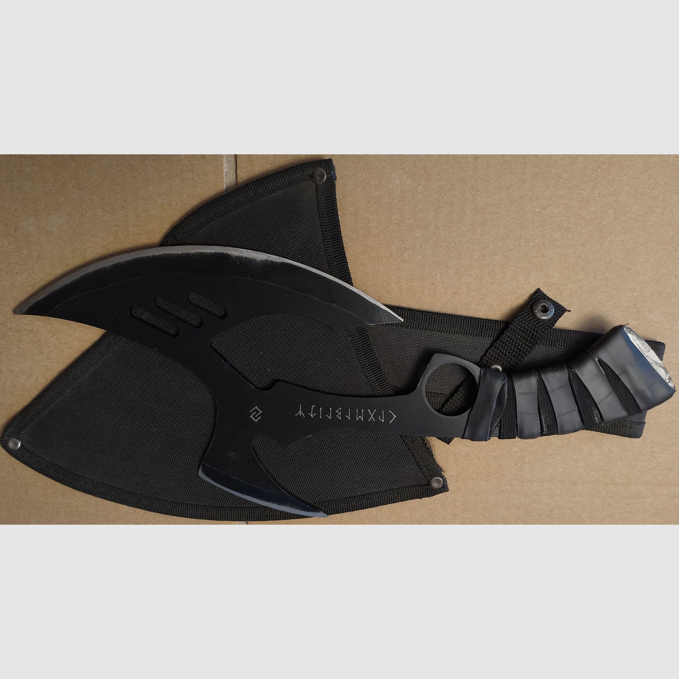 MP9 Aisi 420 werpbijl