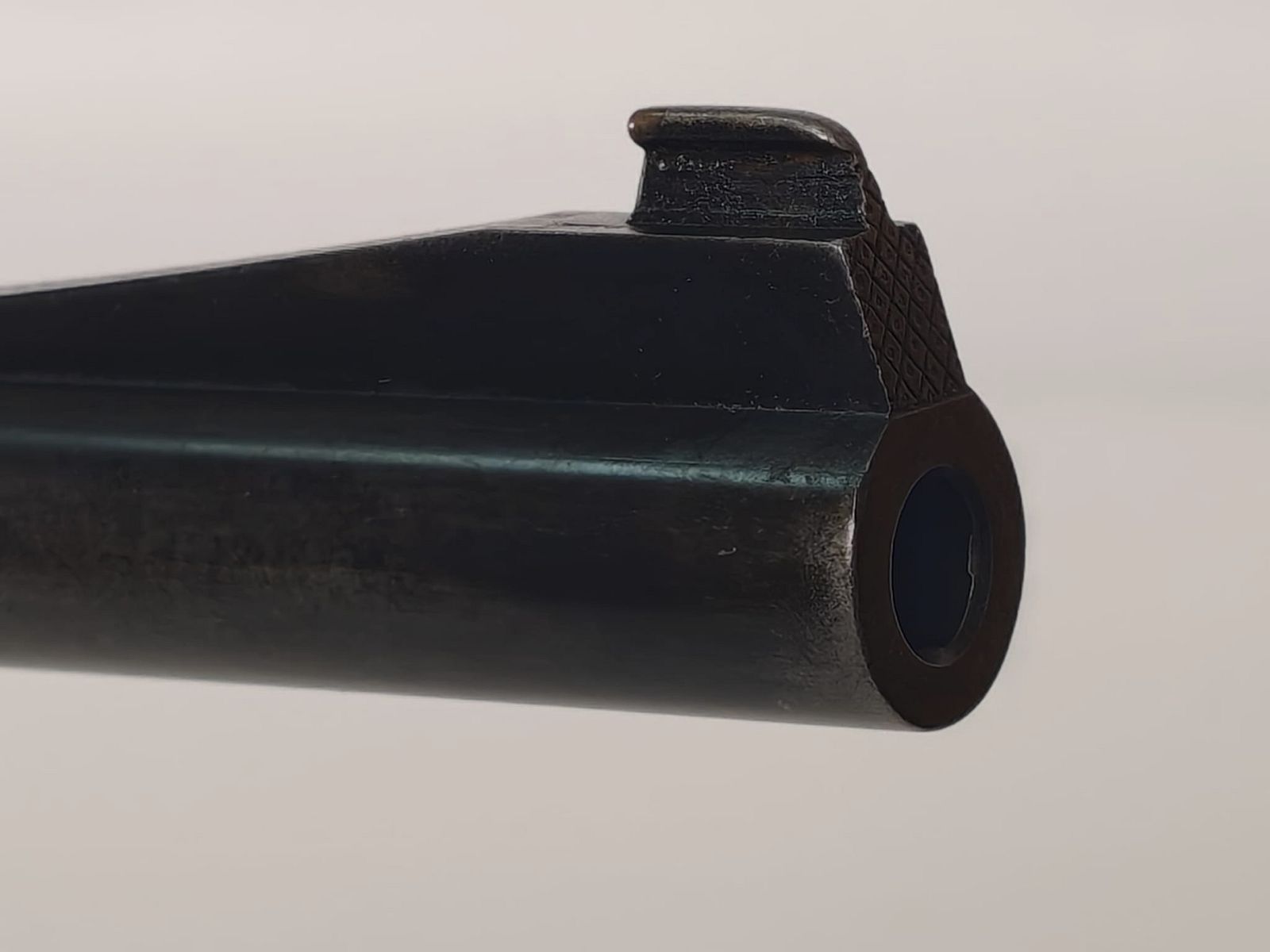 Repetierer Einzelstück 7x64 inkl. ZF 2,5-10x42 mit Handgravuren und Schaftholzverschneidungen