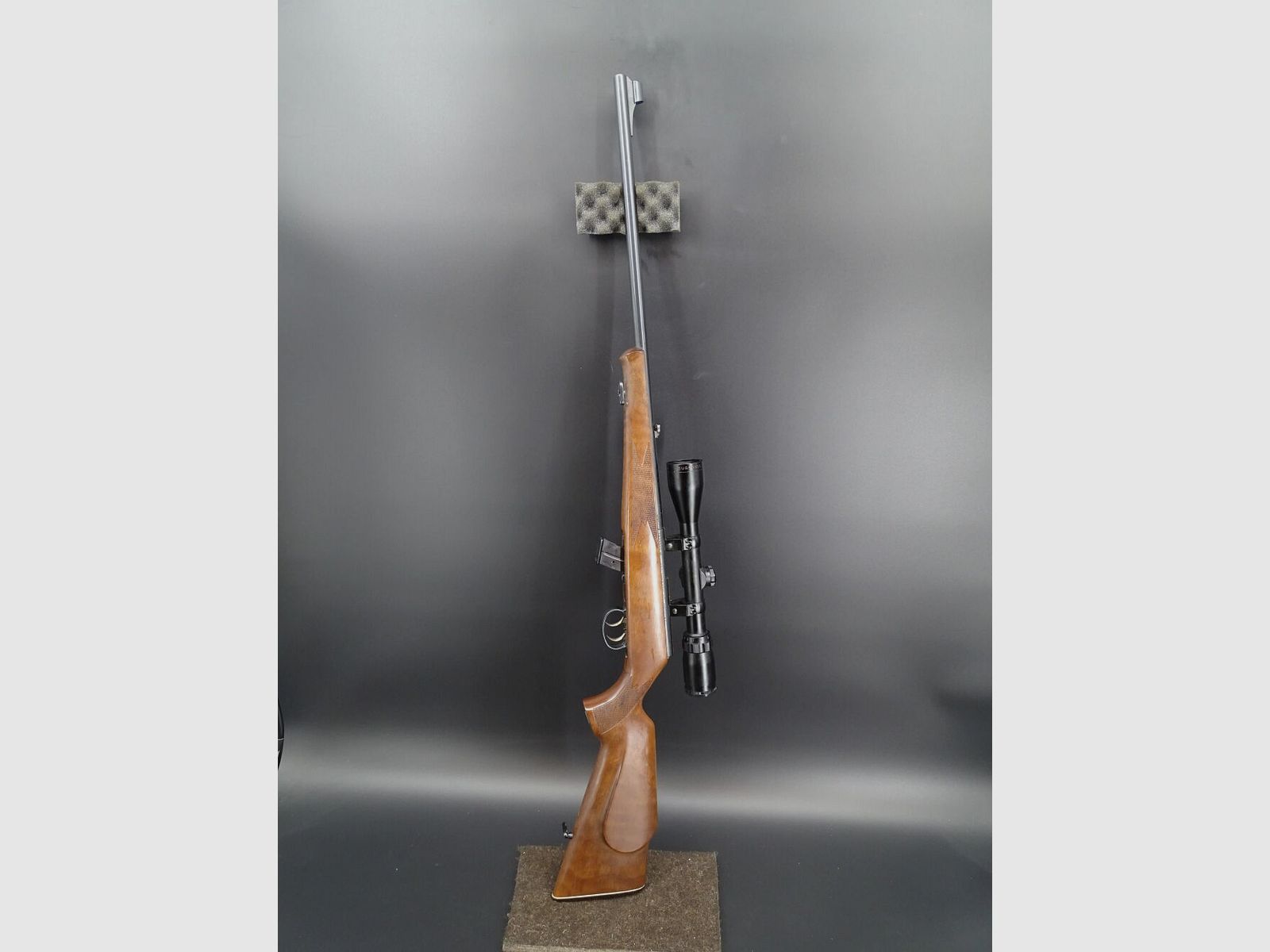 Anschütz 1415 / 1516 calibro .22lr ZF Bushnell 3-9x40 1415 / 1416