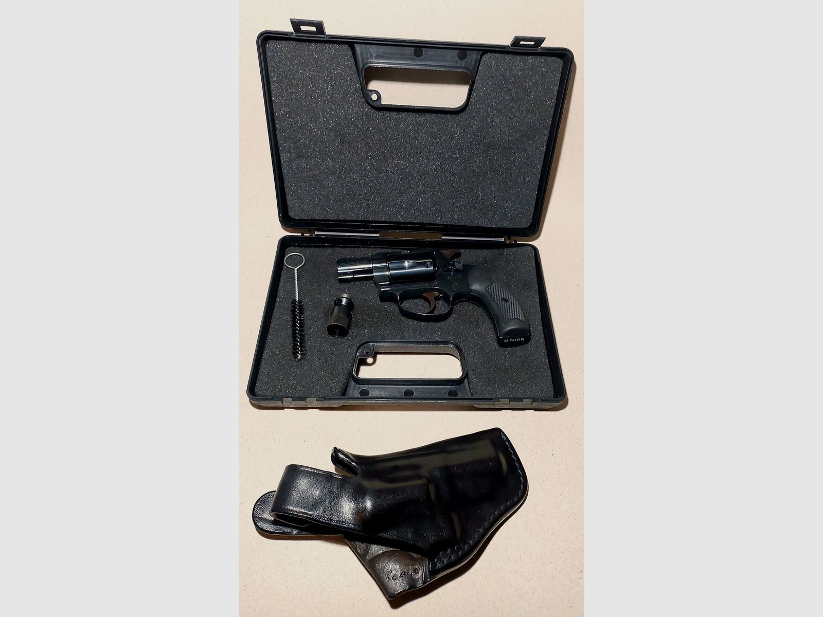 Weihrauch HW37 cal. 9mm R.K. (PTB 887) mit Lederholster