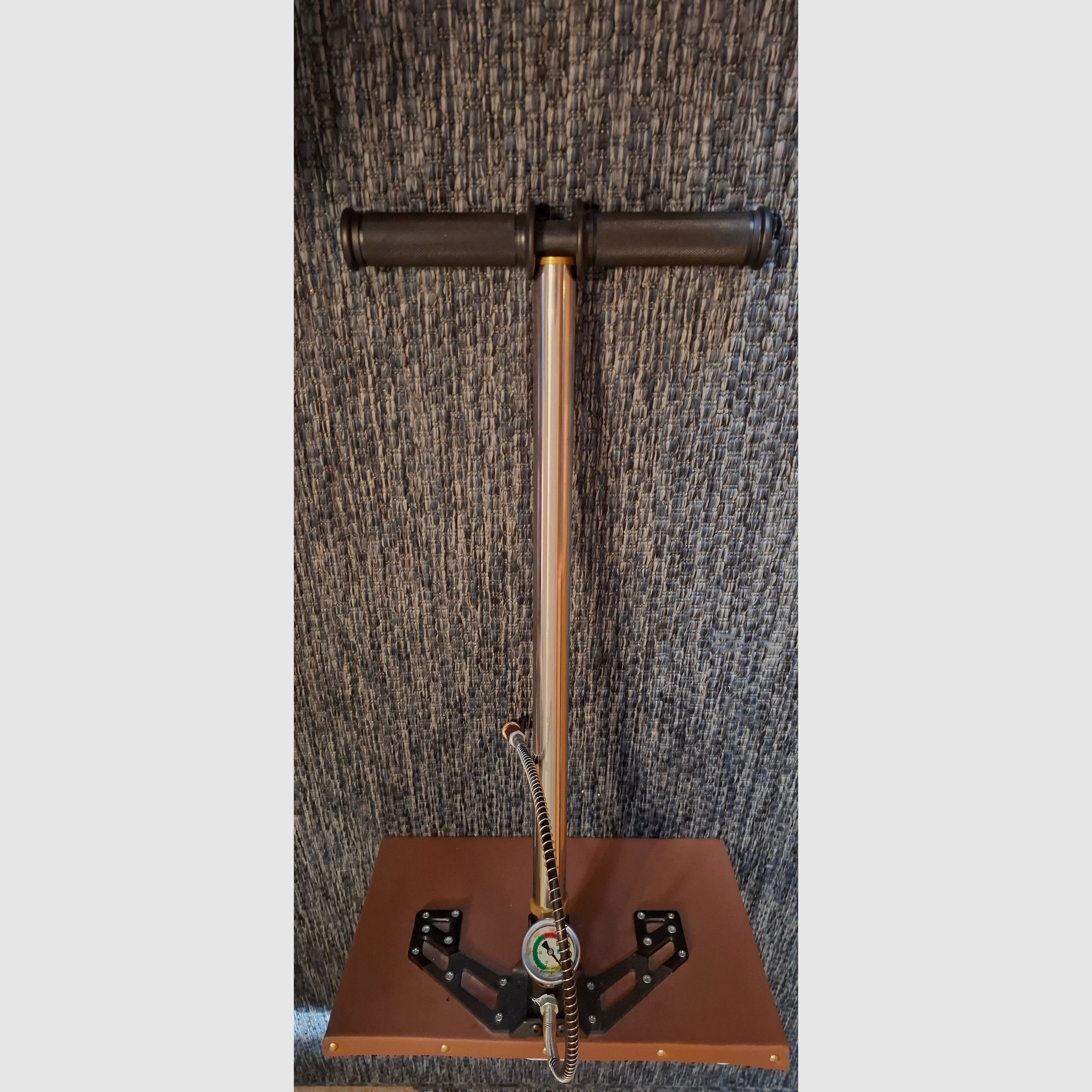 Te koop HOOGDRUKPOMP. 300 Bar. Als nieuw