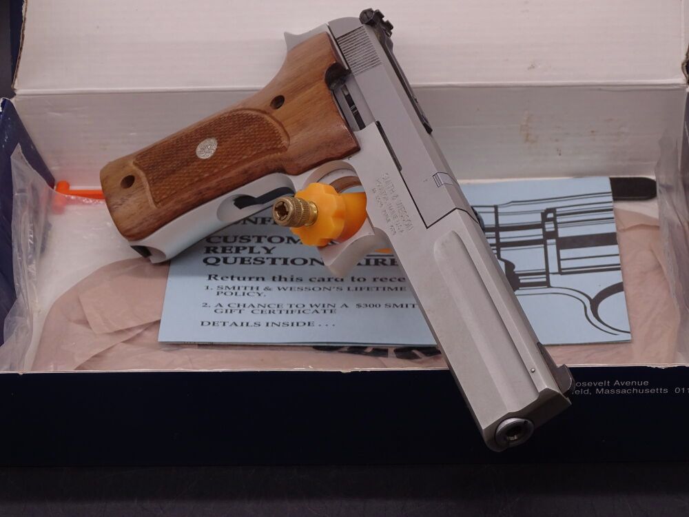 Smith & Wesson Mod 622 Kaliber .22lr 6" 622, zdjęcie 1 z 4
