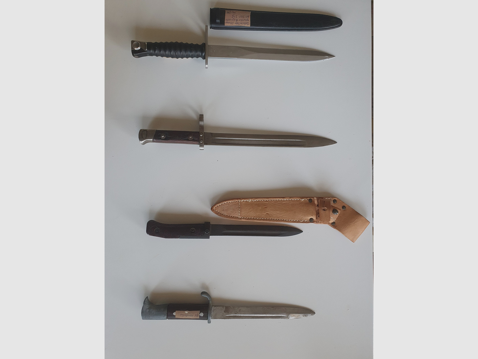 Te koop oude bajonetten