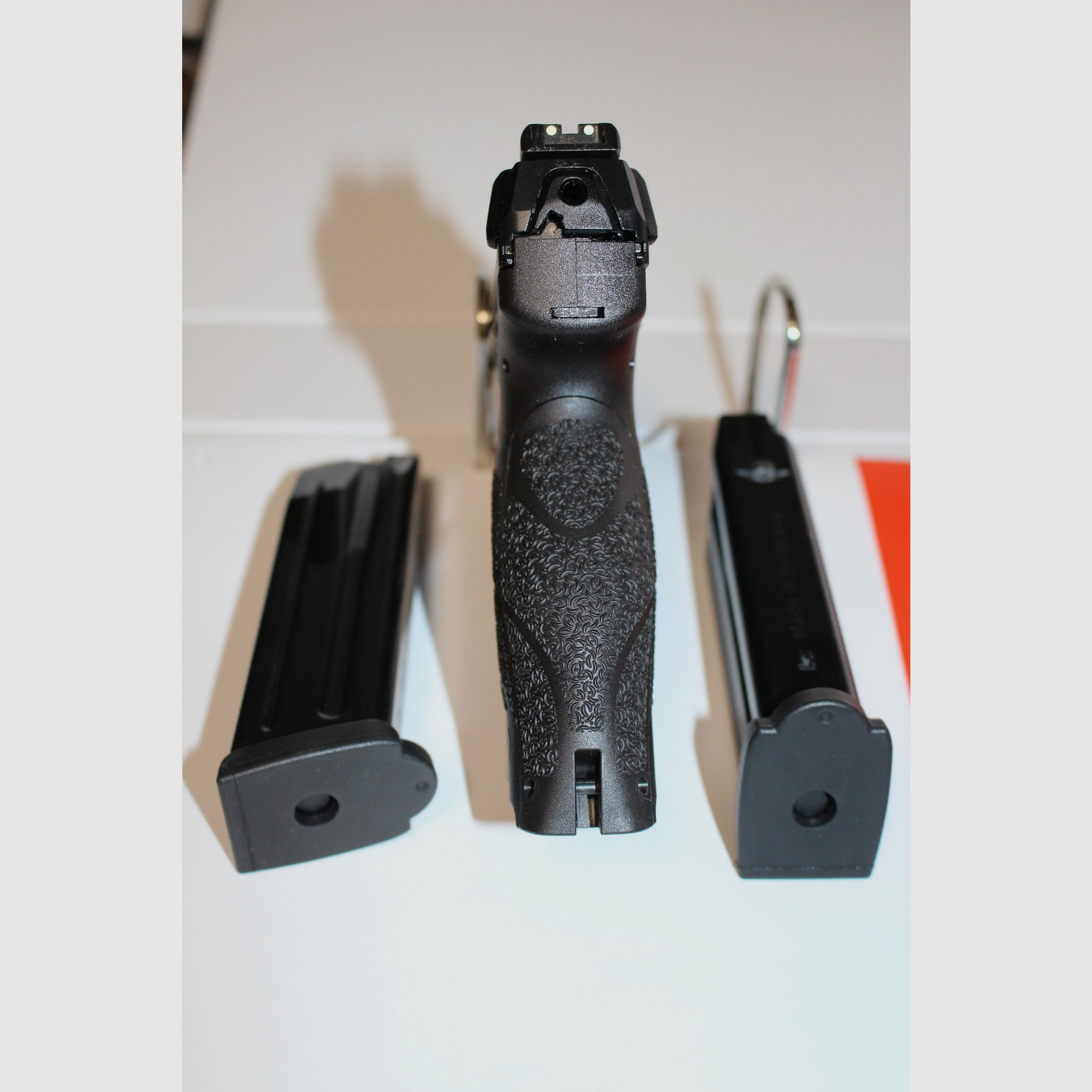 Halbautomatische Pistolie HK SFP 9 SD