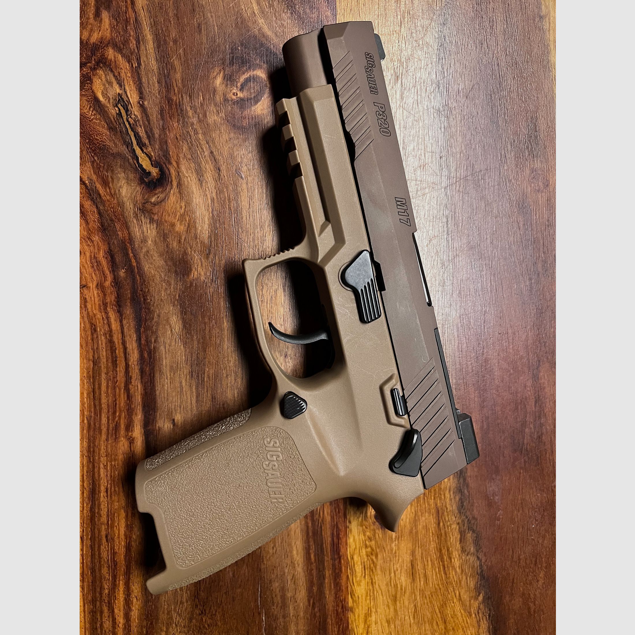 M17 P320 SIG Sauer mit viel Zubehör