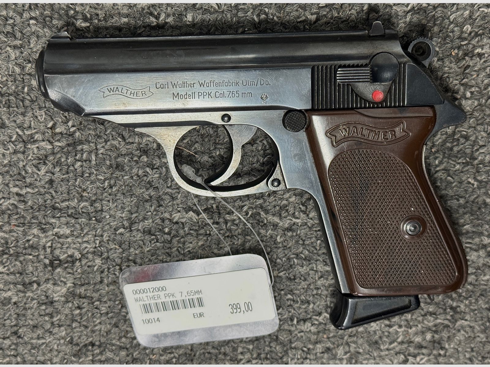 Walther PPK 7.65mm from 1965 with 2 magazines & special holster