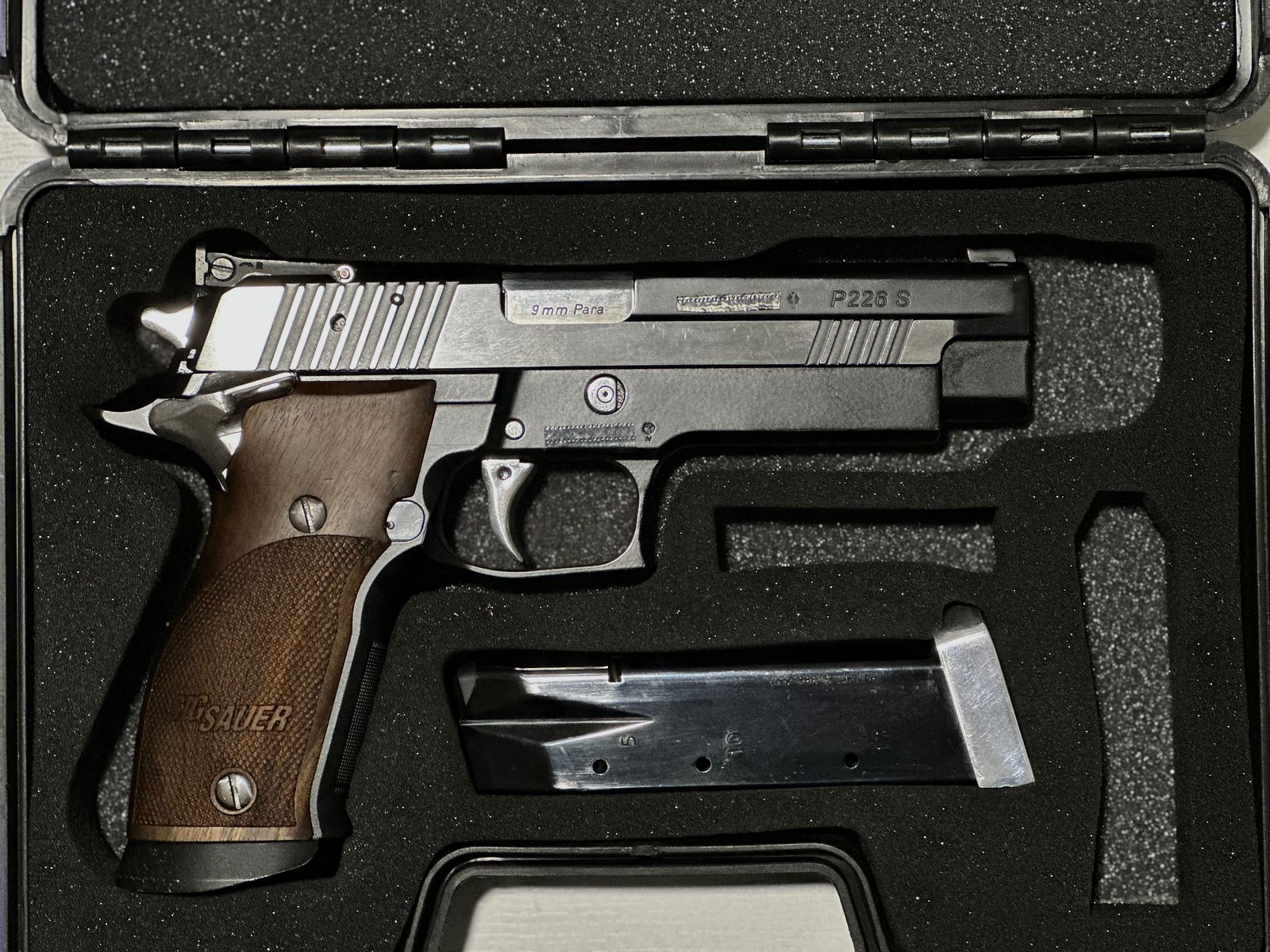 SIG SAUER P226 X-Five Black & White 9mm MADE IN GERMANY